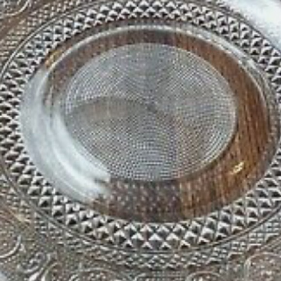 Vintage Pressed Glass Etched Plate 10”Diamond Dot Fleur-de-Lis KIG Malaysia - Picture 4 of 6